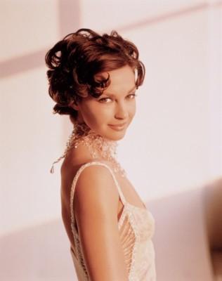 [Thumb - ashley-judd-curly-short-hair-style.jpg]