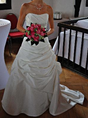 [Thumb - Brautkleid 1.jpg]